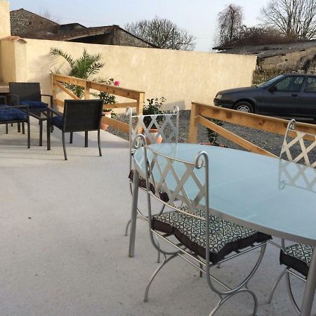 Le Village Neulles Exterior photo